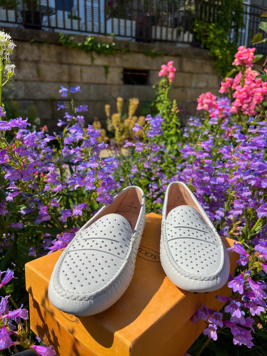 Mocassins Gommino Tod's en cuir blanc clouté Mocassins Gommino Tod's en cuir blanc clouté