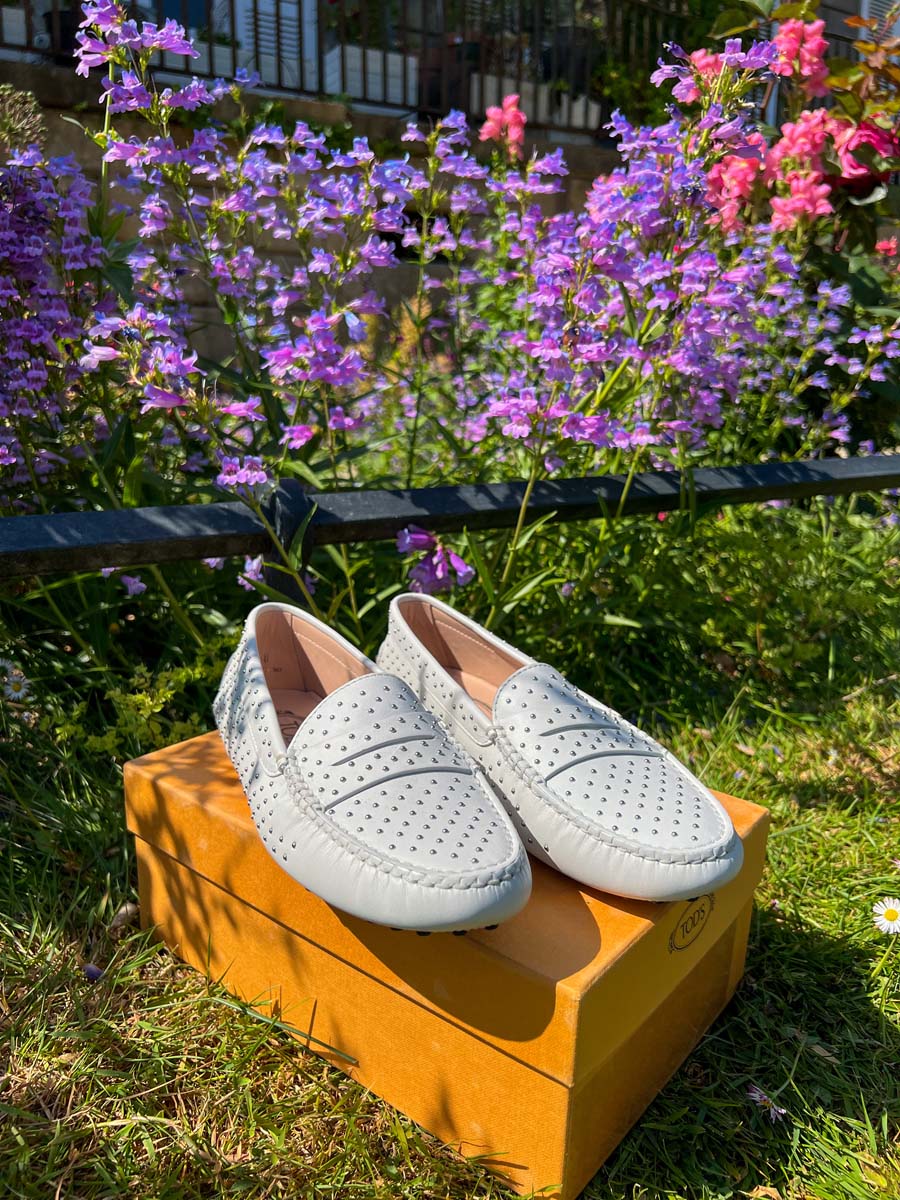 Mocassins Gommino Tod's en cuir blanc clouté Mocassins Gommino Tod's en cuir blanc clouté