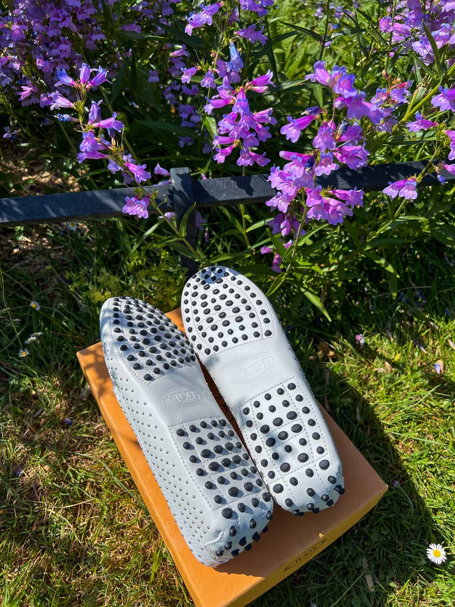 Mocassins Gommino Tod's en cuir blanc clouté Mocassins Gommino Tod's en cuir blanc clouté